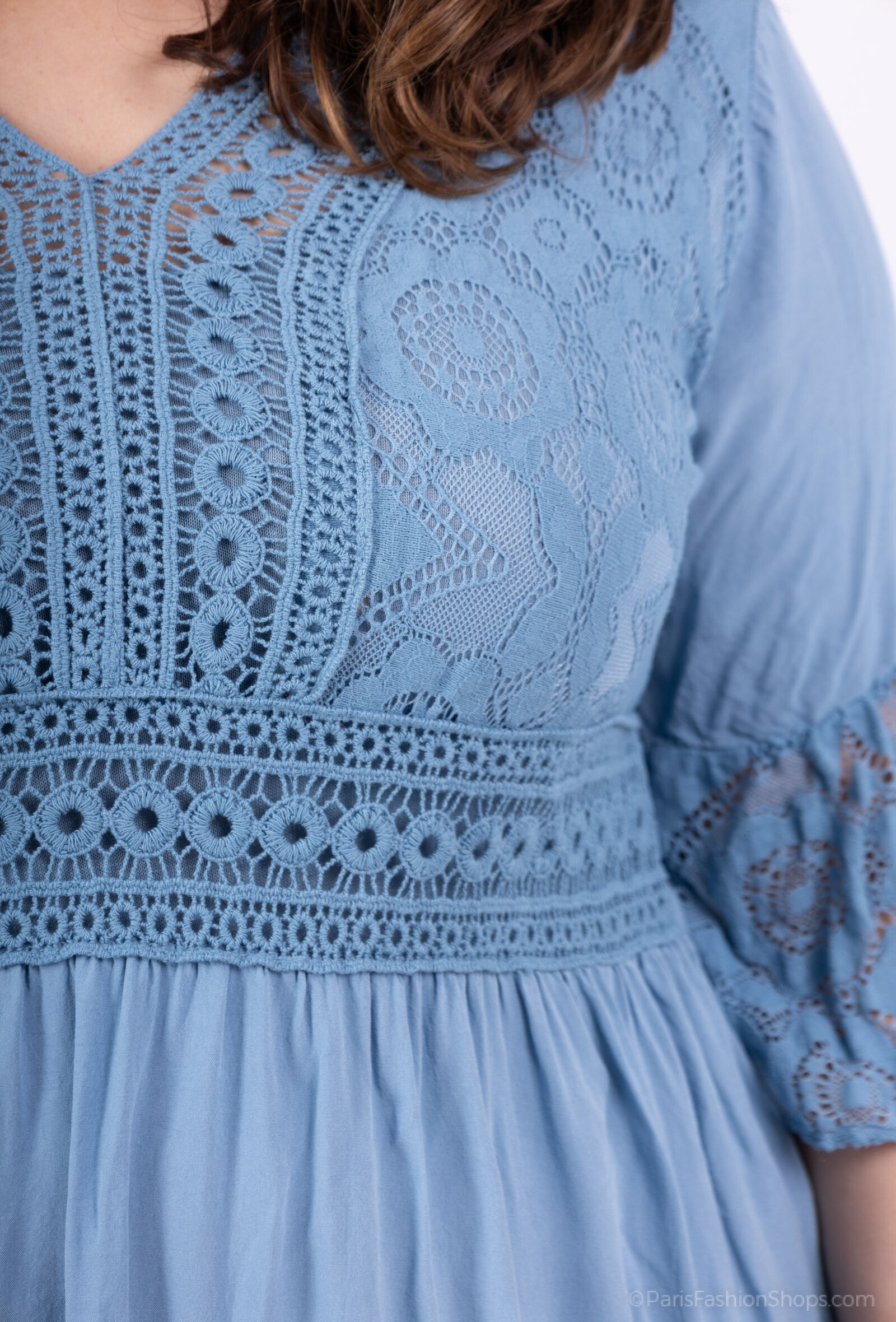 Plus Size United Dress med V-ringning och spets