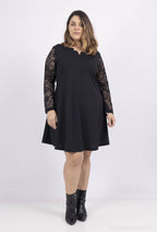 Plus Size V-ringad klänning med spetsärmar