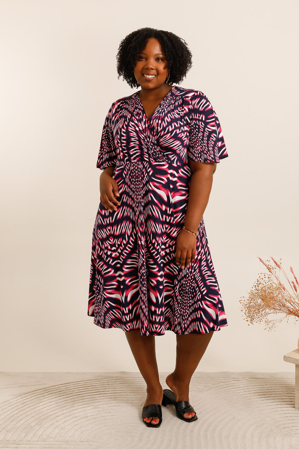 Short -sleeved trapezius dresses i Stor Storlek