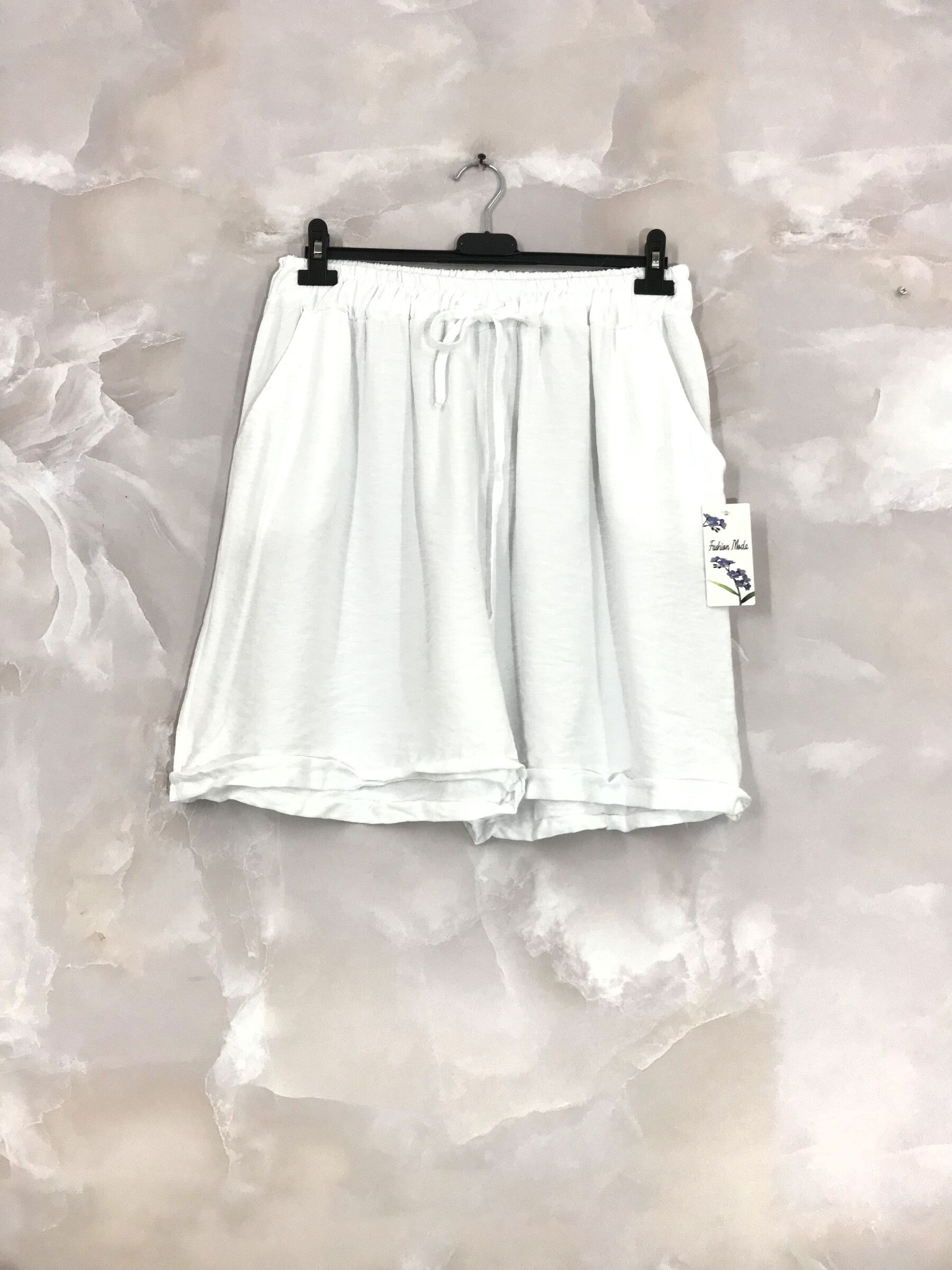Plus Size Flexible and fluid shorts in T38 to T48 viscose