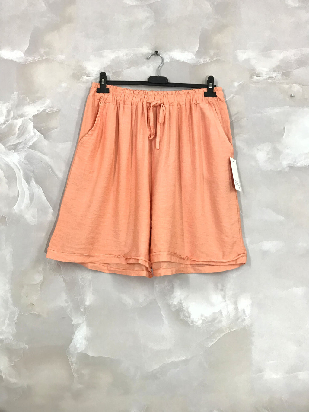 Plus Size Flexible and fluid shorts in T38 to T48 viscose