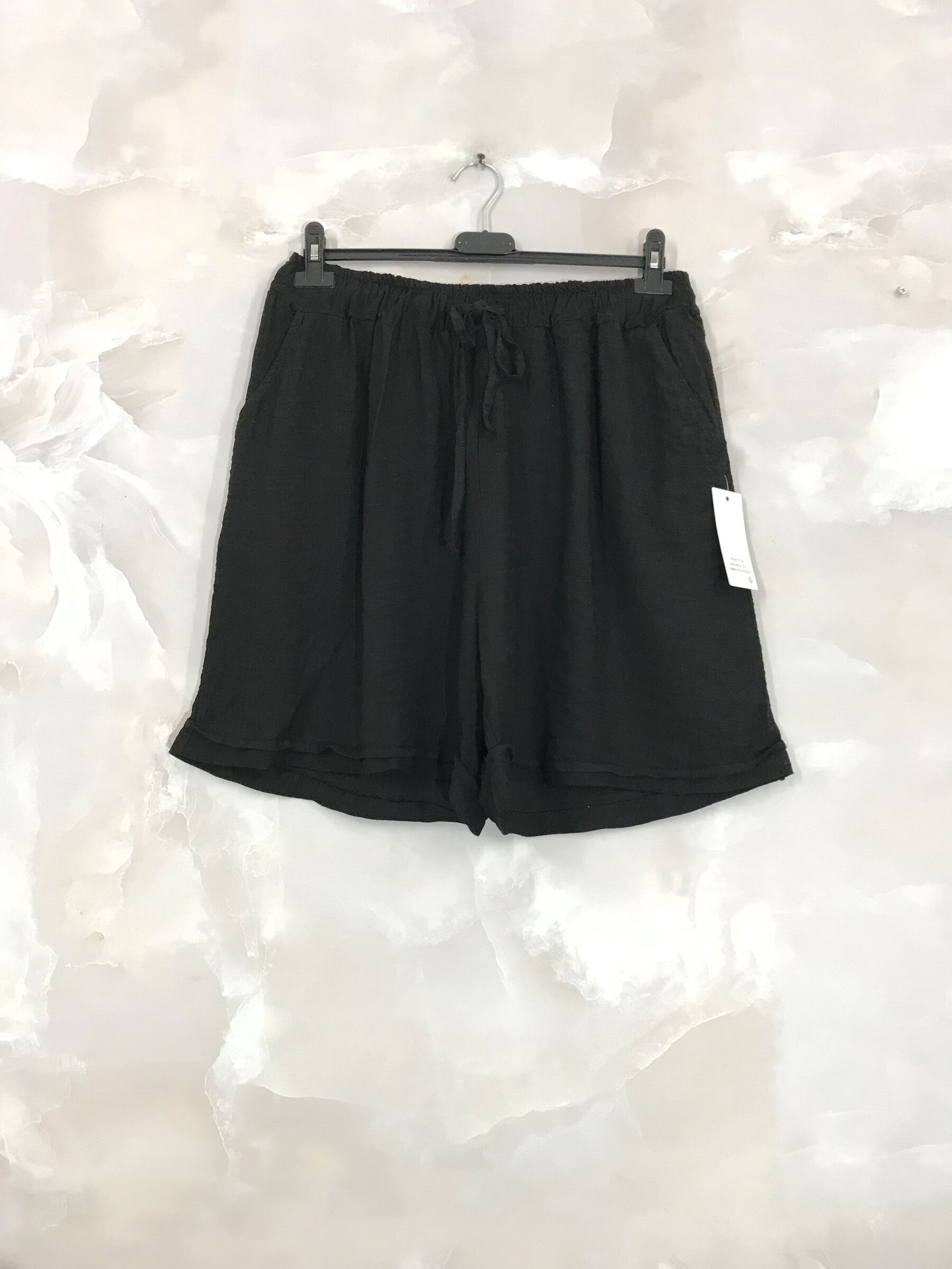 Plus Size Flexible and fluid shorts in T38 to T48 viscose