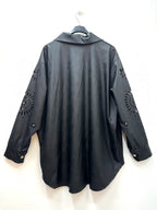 Faux läder overskjorta med laserskärningar i Stor Storlek