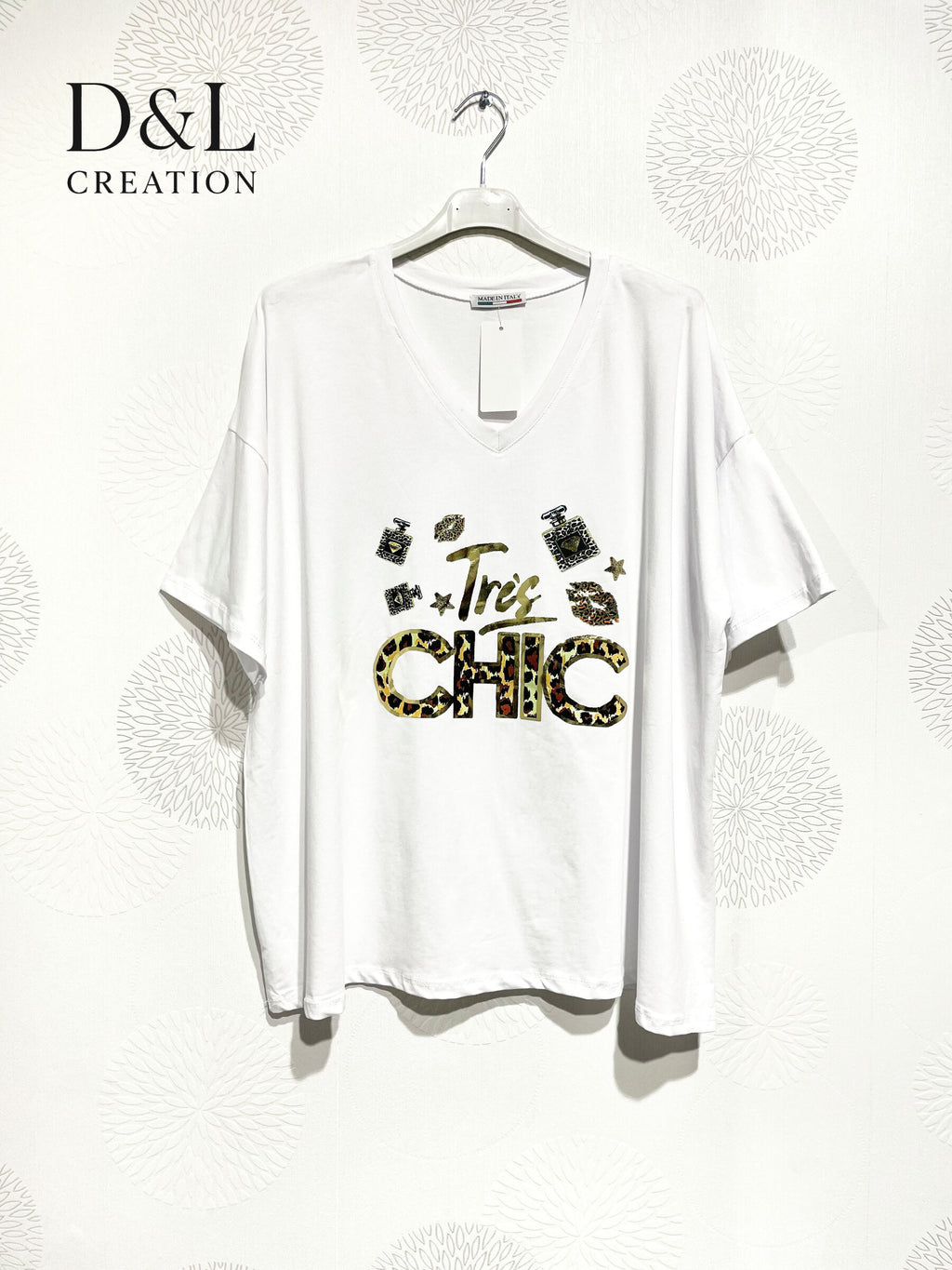 Plus Size Large v-collar t-shirt in t40 printed cotton to T56