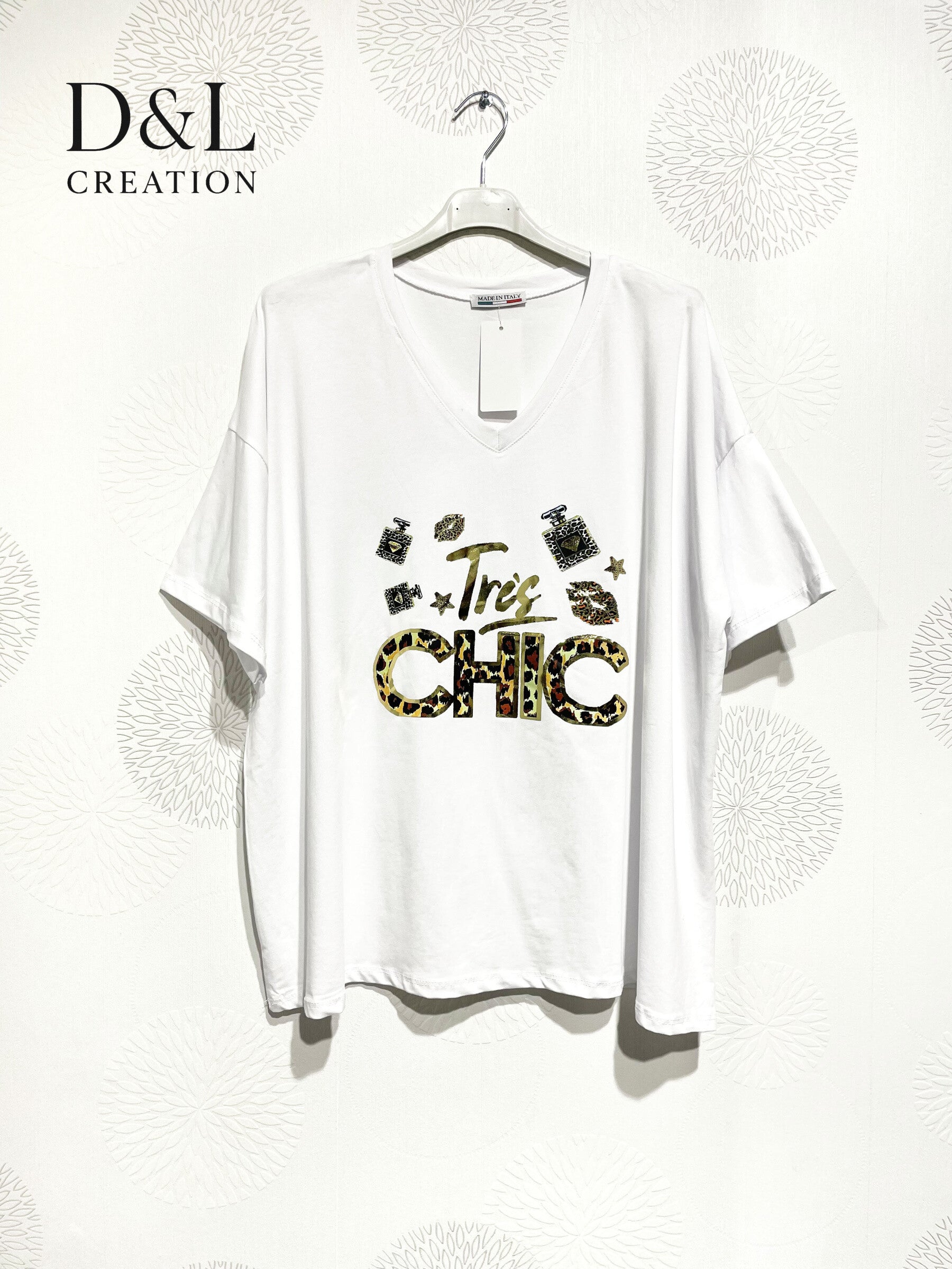 Plus Size Large v-collar t-shirt in t40 printed cotton to T56