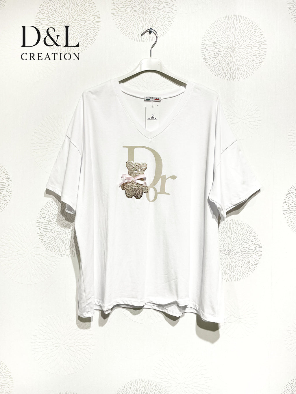 Plus Size Large v-collar t-shirt in t40 printed cotton to T56
