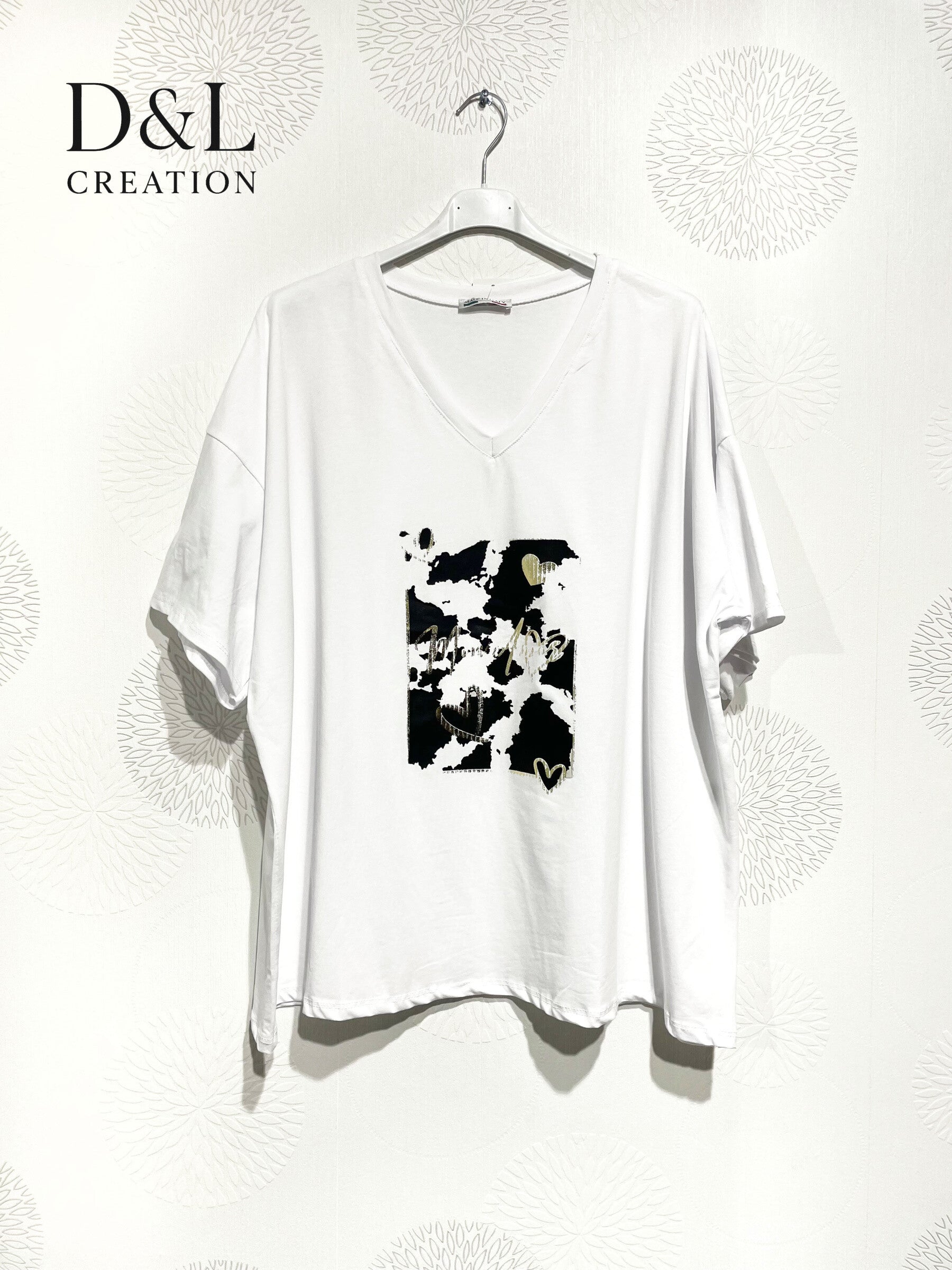 Plus Size Large v-collar t-shirt in t40 printed cotton to T56
