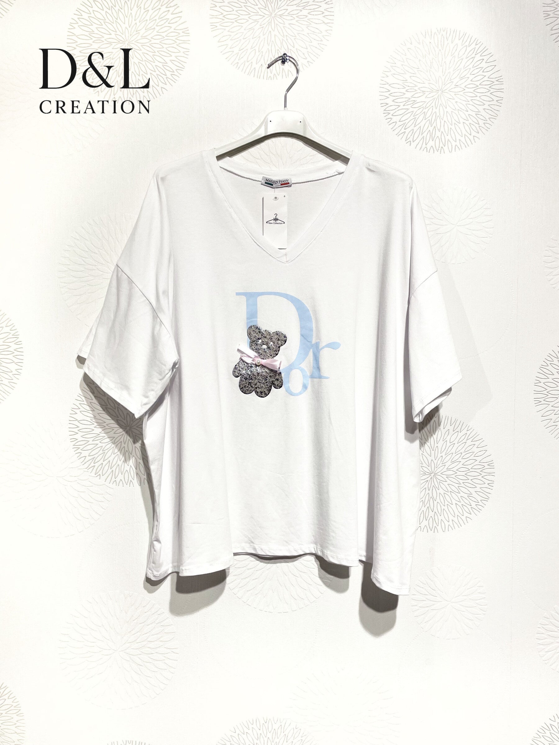 Plus Size Large v-collar t-shirt in t40 printed cotton to T56