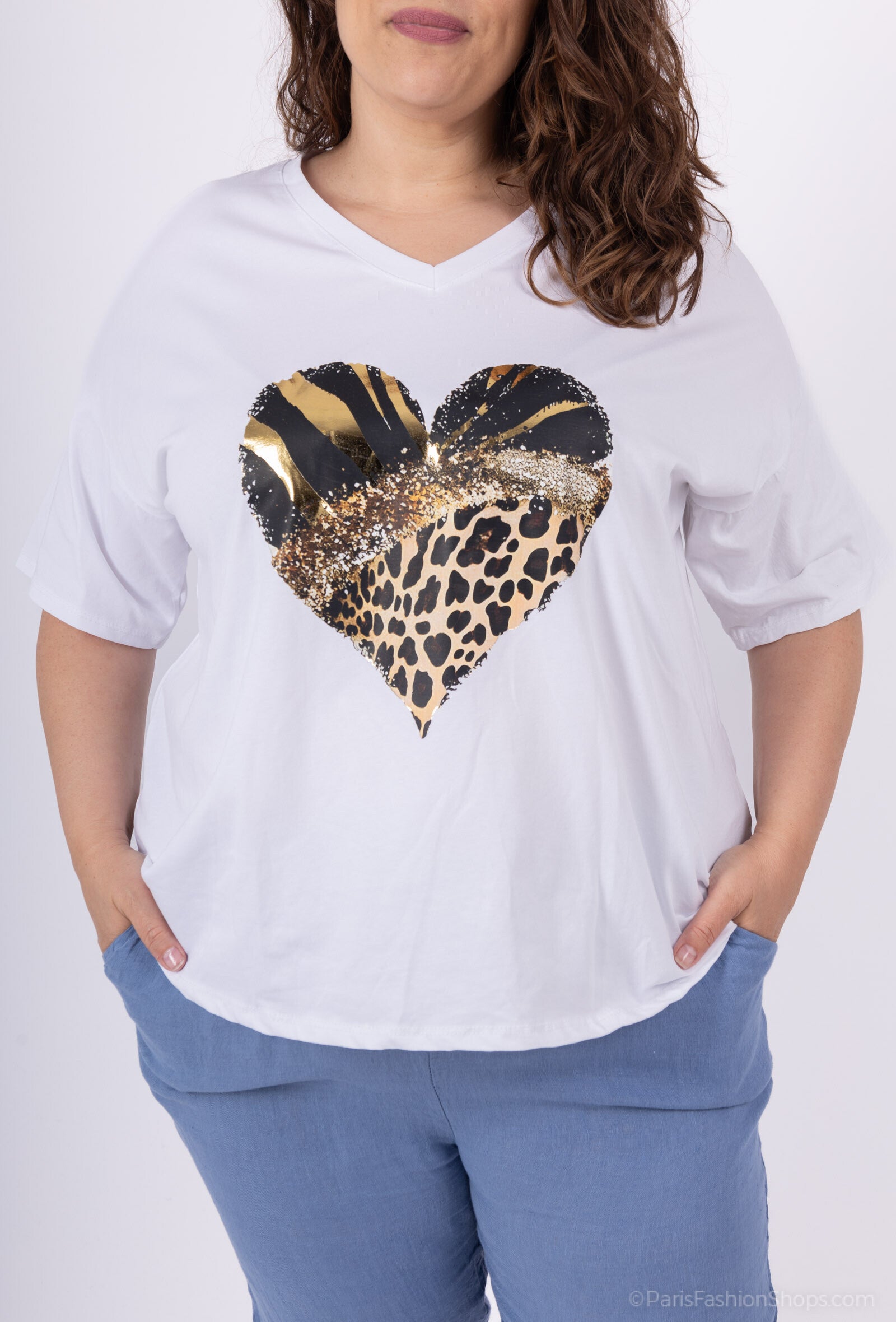 Plus Size Large v-collar t-shirt in t40 printed cotton to T56