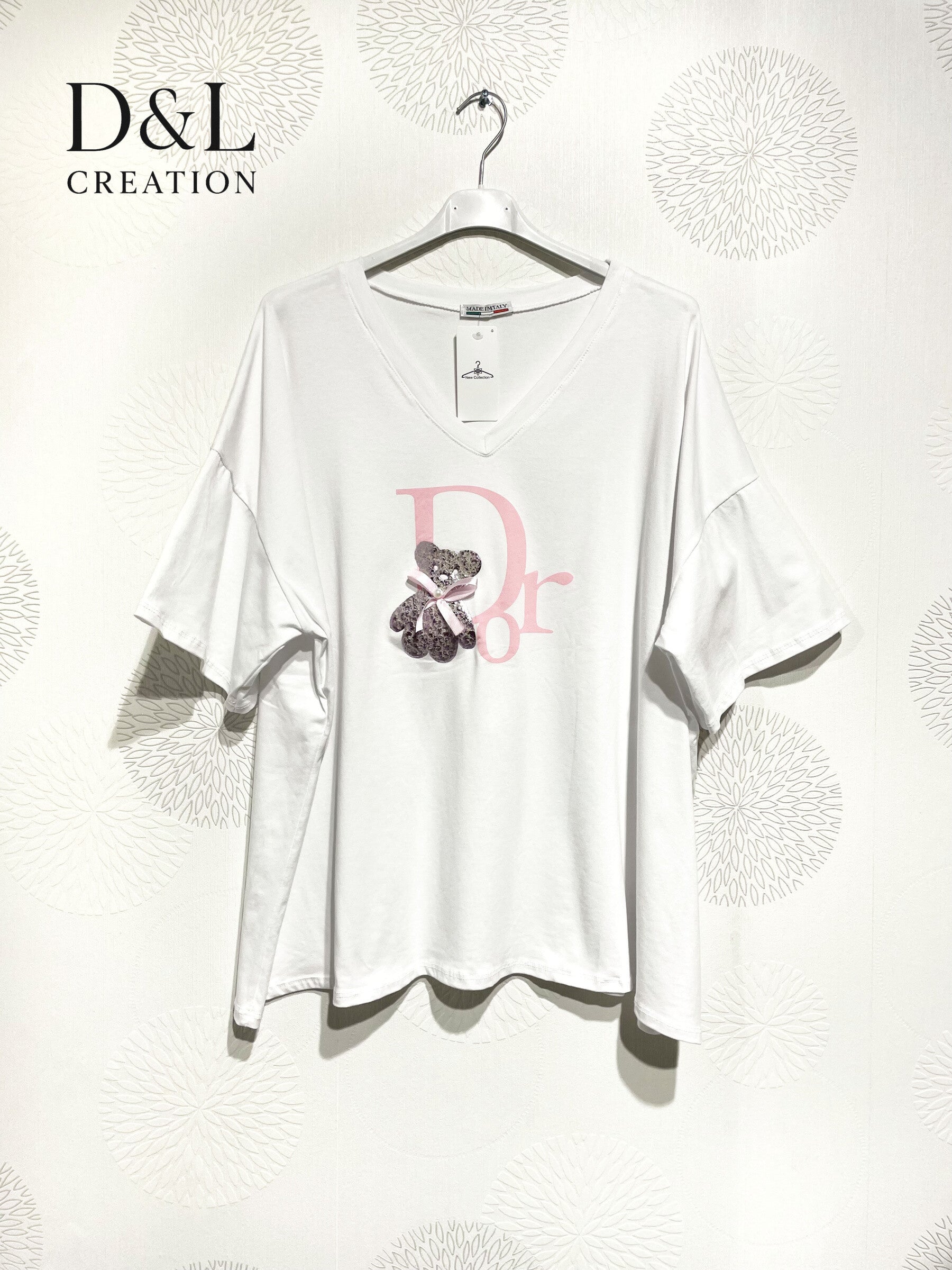 Plus Size Large v-collar t-shirt in t40 printed cotton to T56