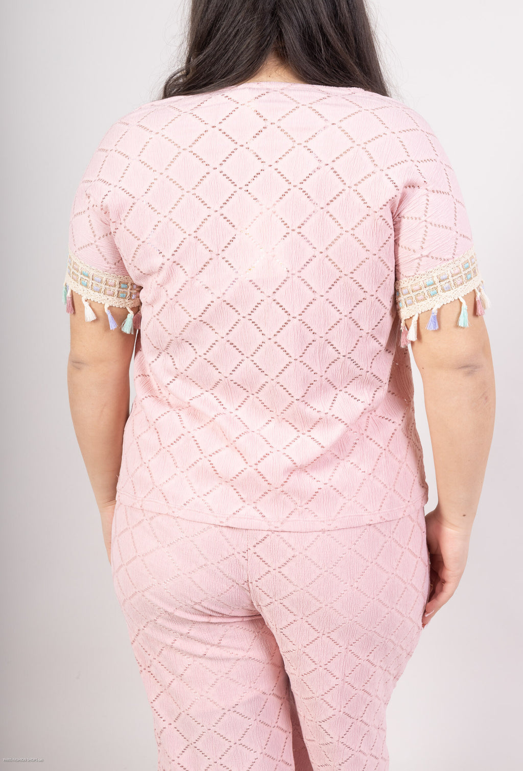 Plus Size Top med Öppen Arbetsmönster och Färgglada Pompoms