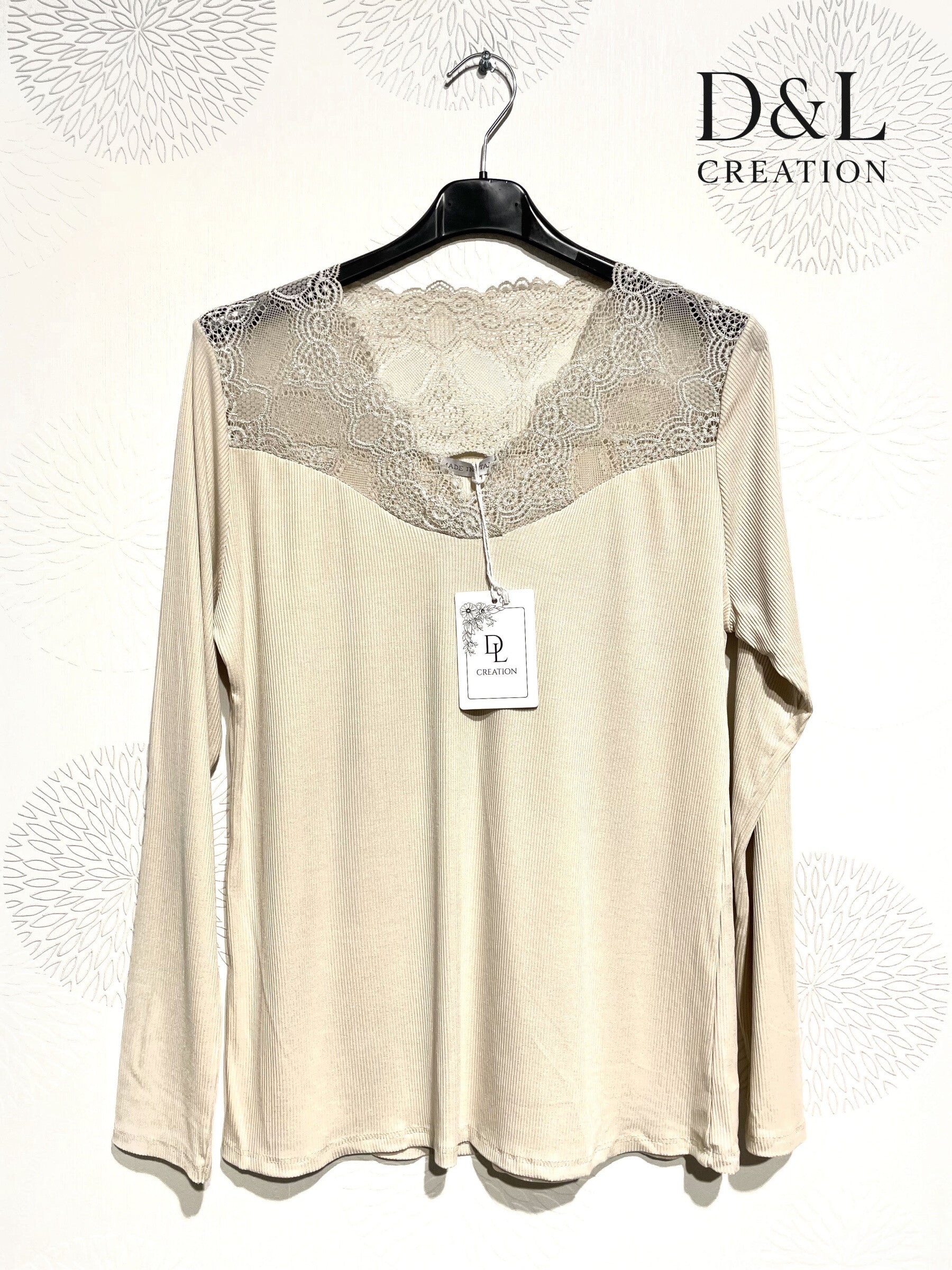 Ultra-stretch ribbad bas topp med spets, storlekar T38 till T48 i Stor Storlek