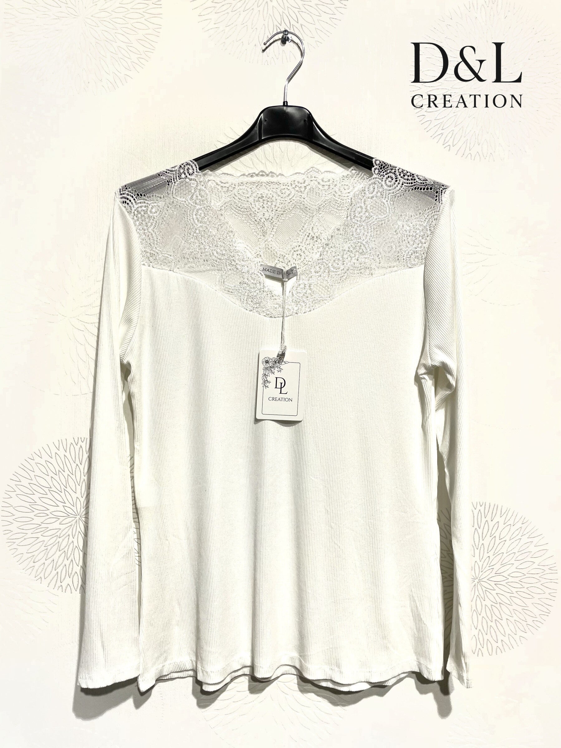 Ultra-stretch ribbed basic top with lace