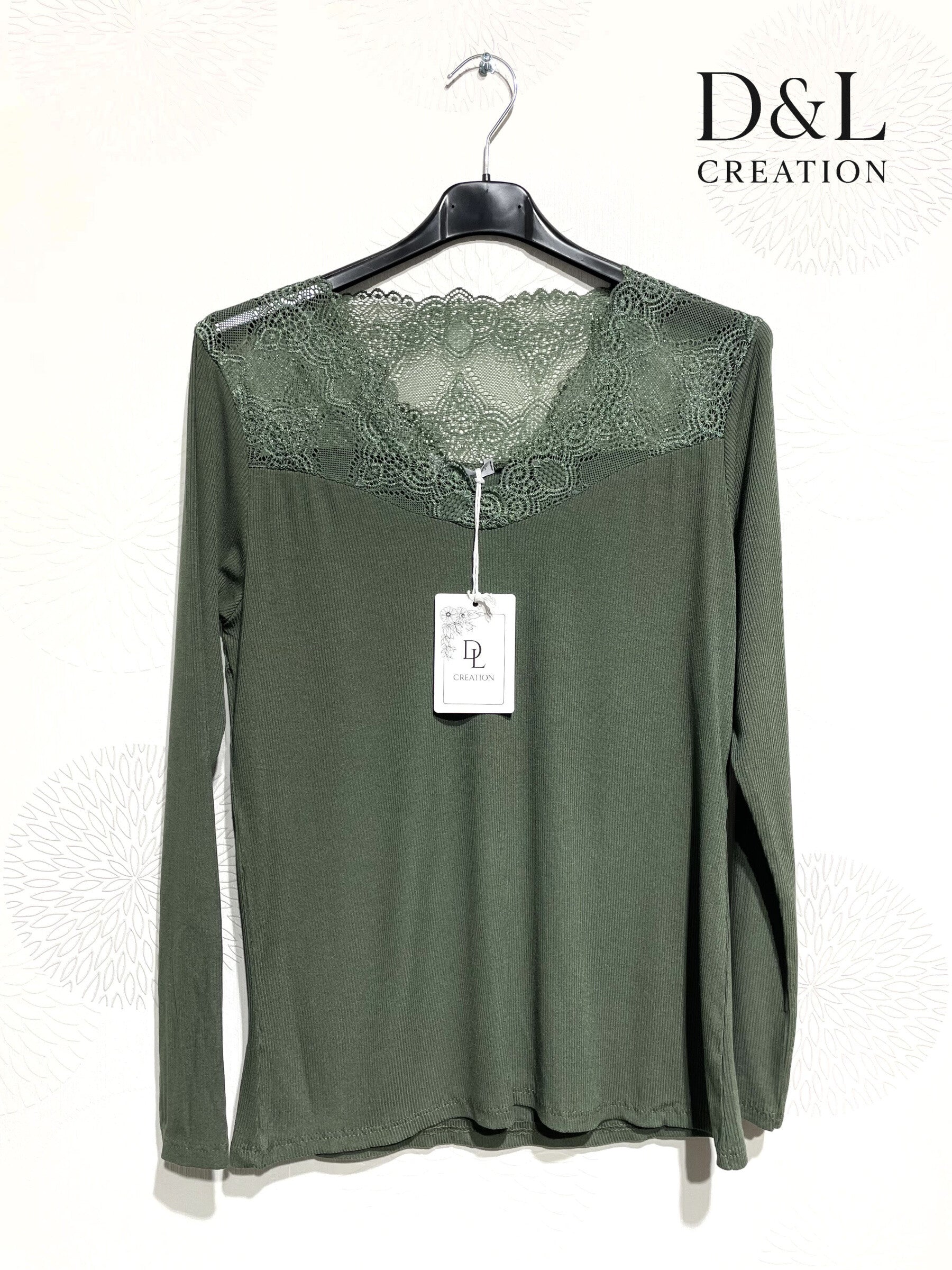 Ultra-stretch ribbed basic top with lace