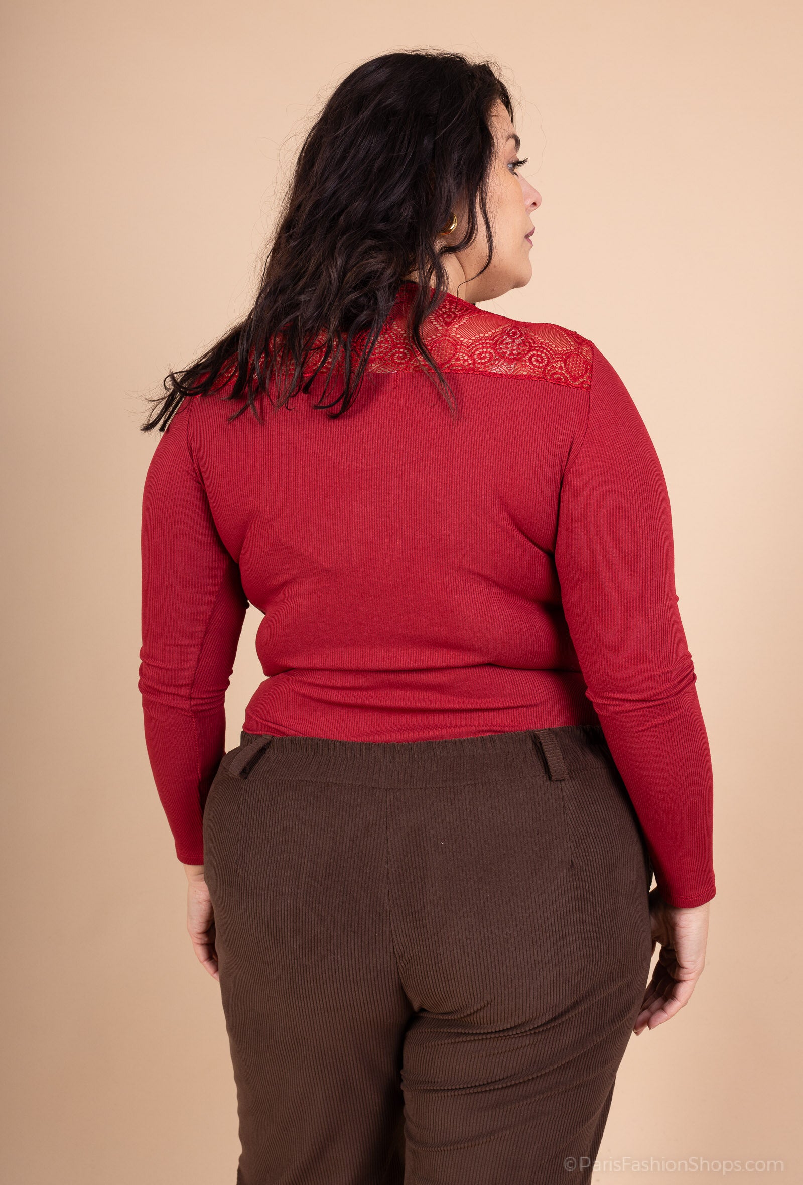 Ultra-stretch ribbad bas topp med spets, storlekar T38 till T48 i Stor Storlek