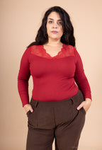 Ultra-stretch ribbed basic top with lace