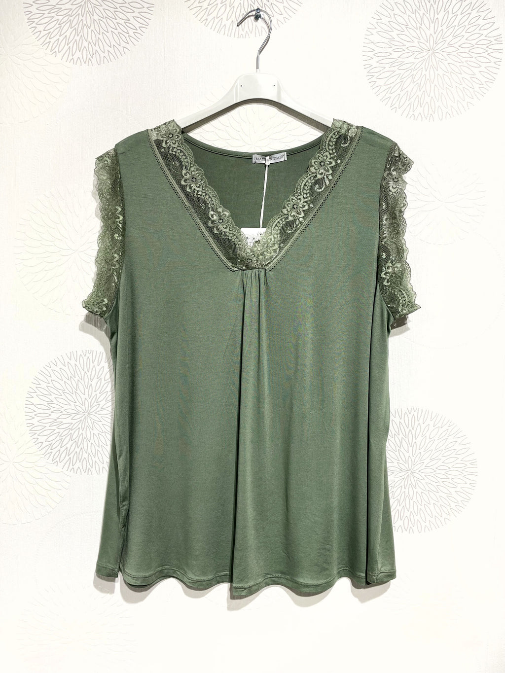 Plus Size Ultra stretch basic top with lace v t38 v t52