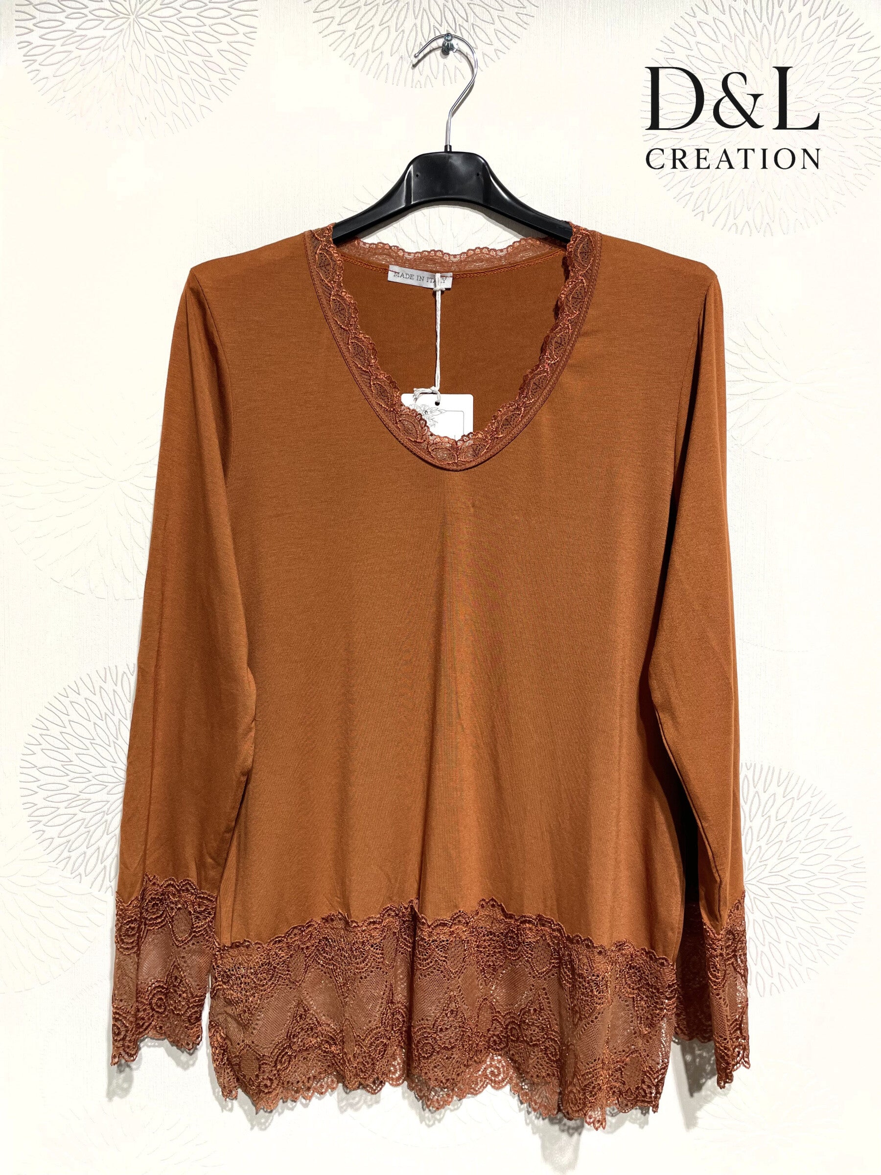 Ultra-stretch basic viscose top with lace