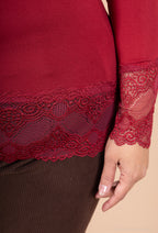 Ultra-stretch basic viscose top med spets, storlek T38 till T50