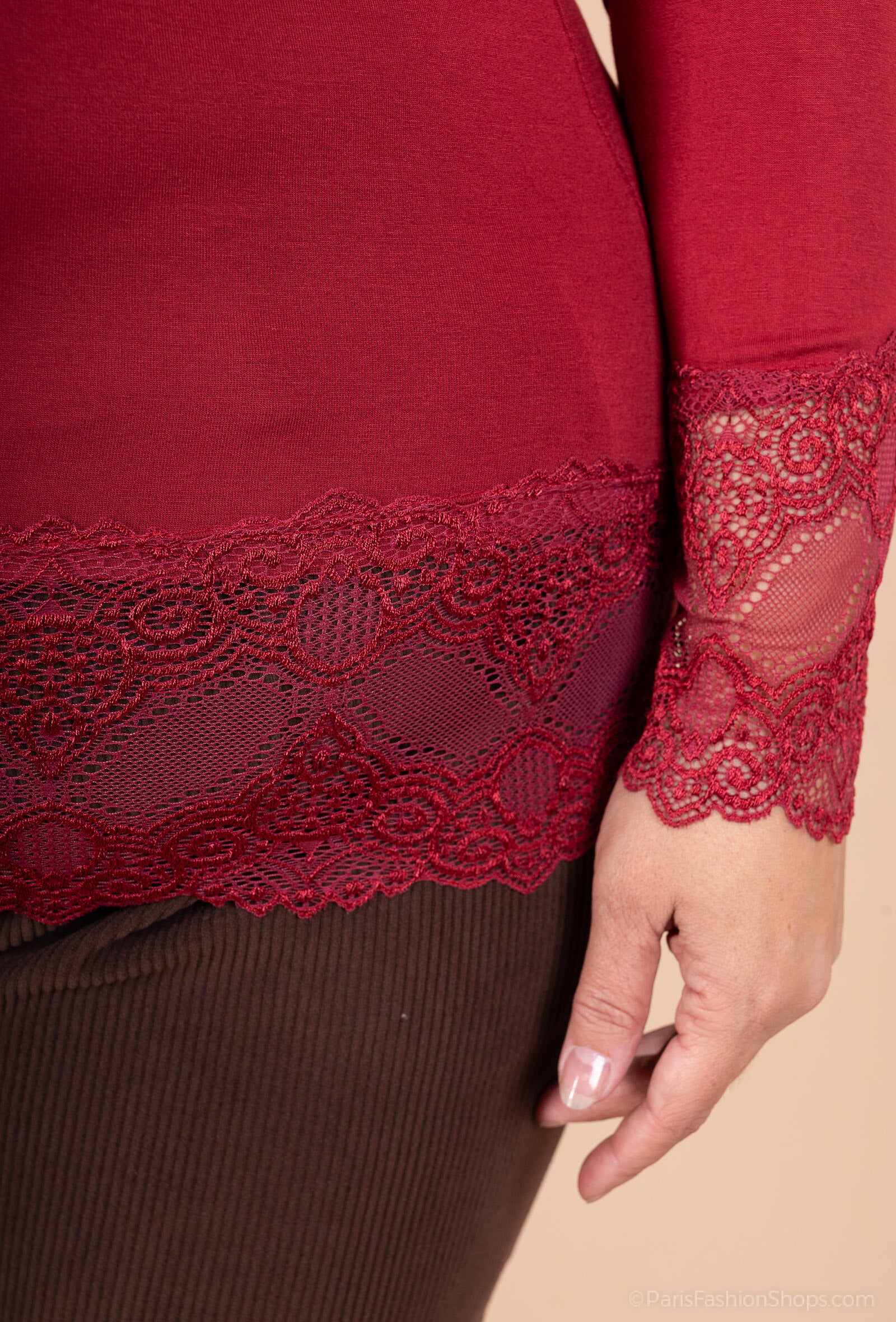 Ultra-stretch basic viscose top med spets, storlek T38 till T50