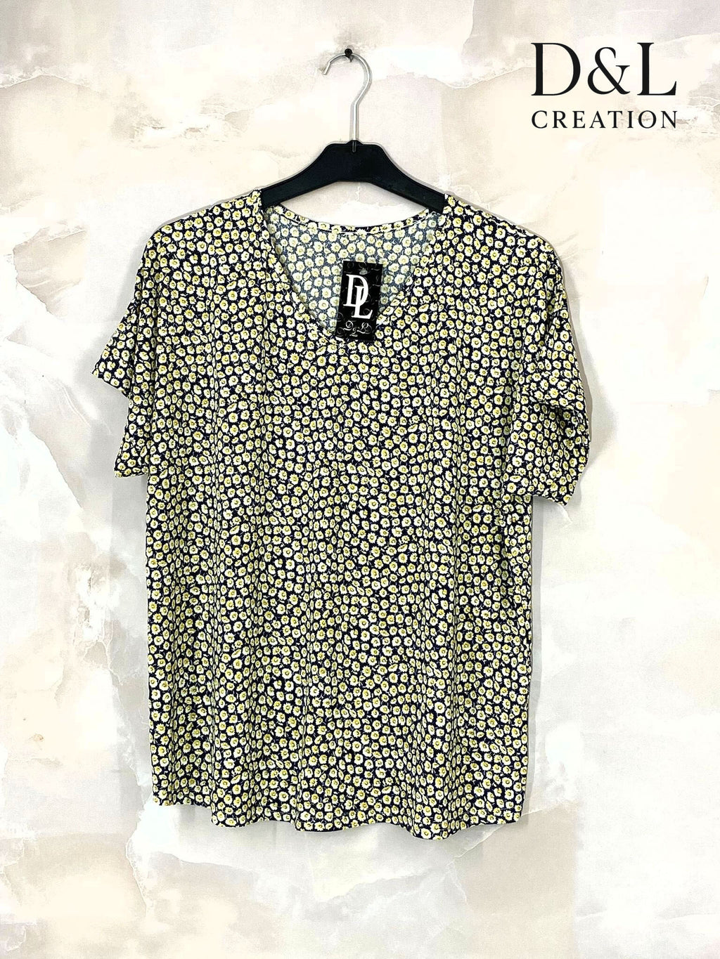Plus Size V-neck top printed in crystal sizes 38 to 48