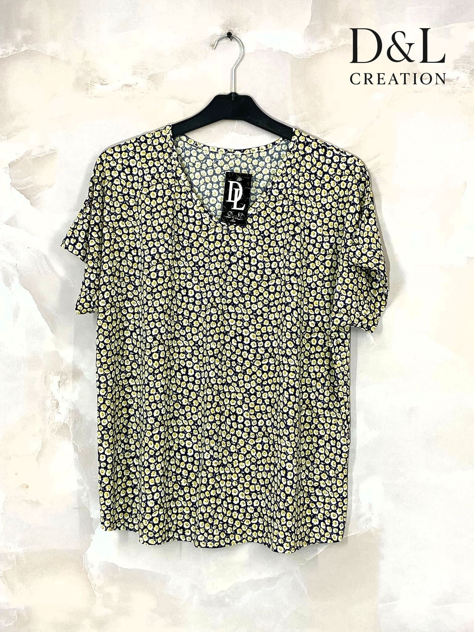 Plus Size V-neck top printed in crystal sizes 38 to 48