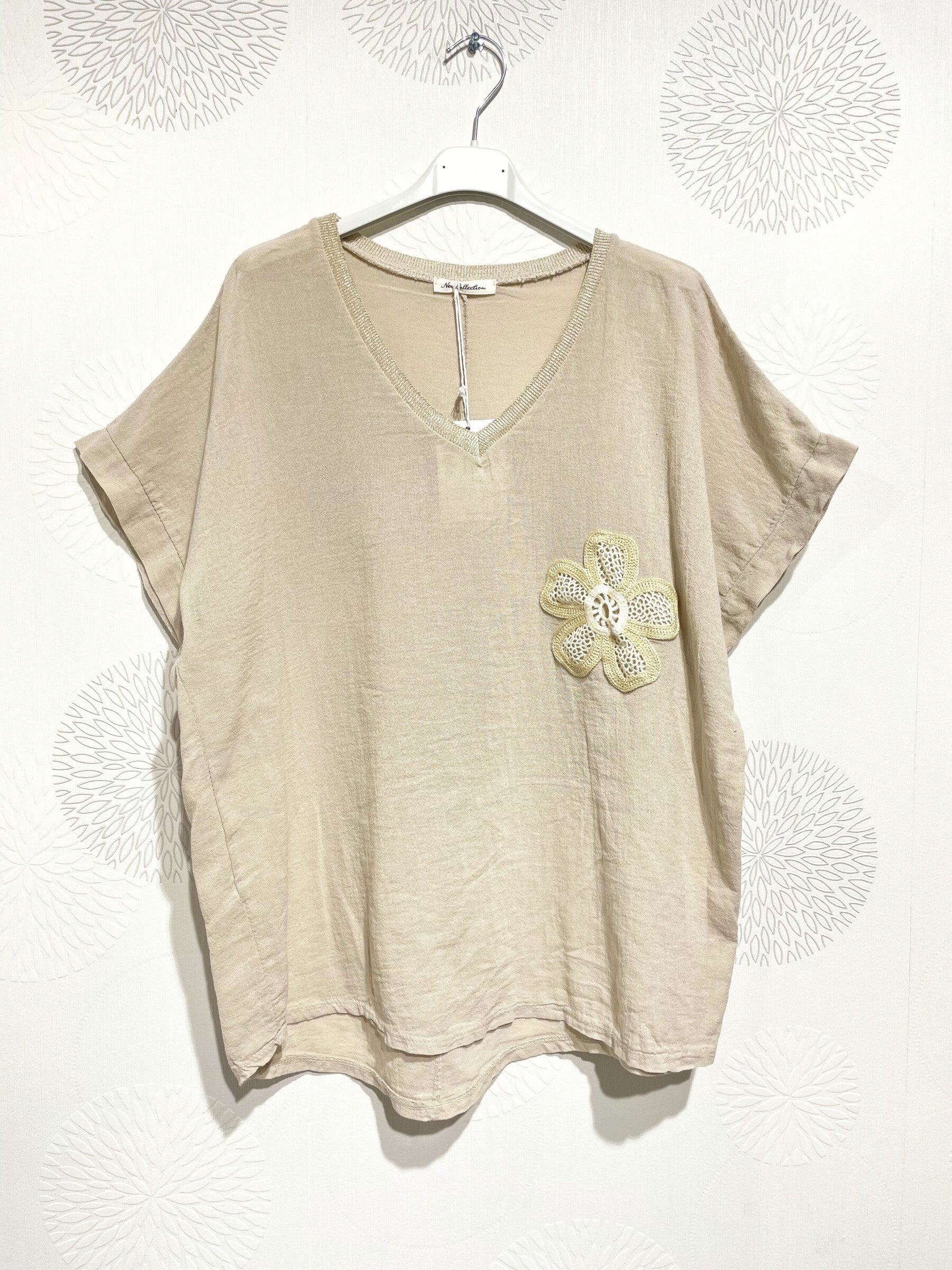 Plus Size Top med Glittrig Band och Broderad Blomma