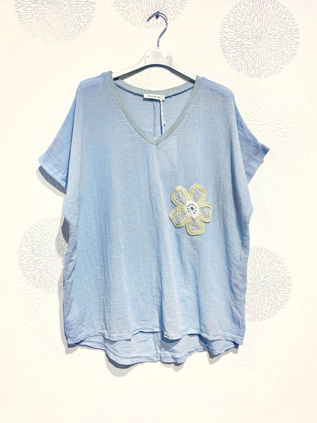 Plus Size Top med Glittrig Band och Broderad Blomma