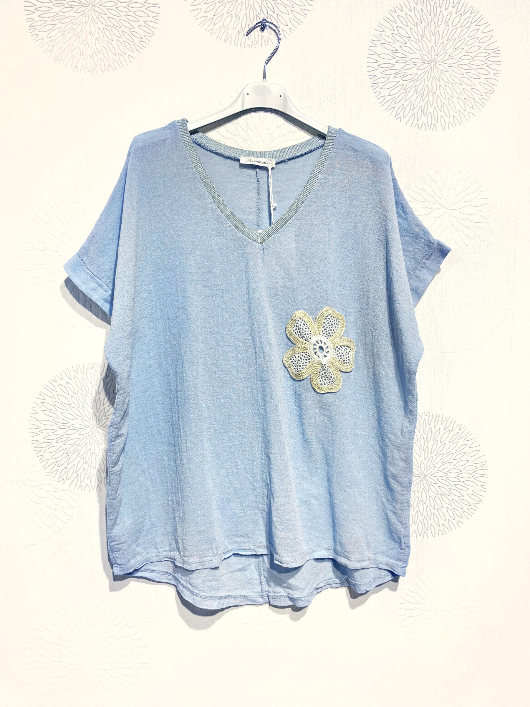 Plus Size Top med Glittrig Band och Broderad Blomma