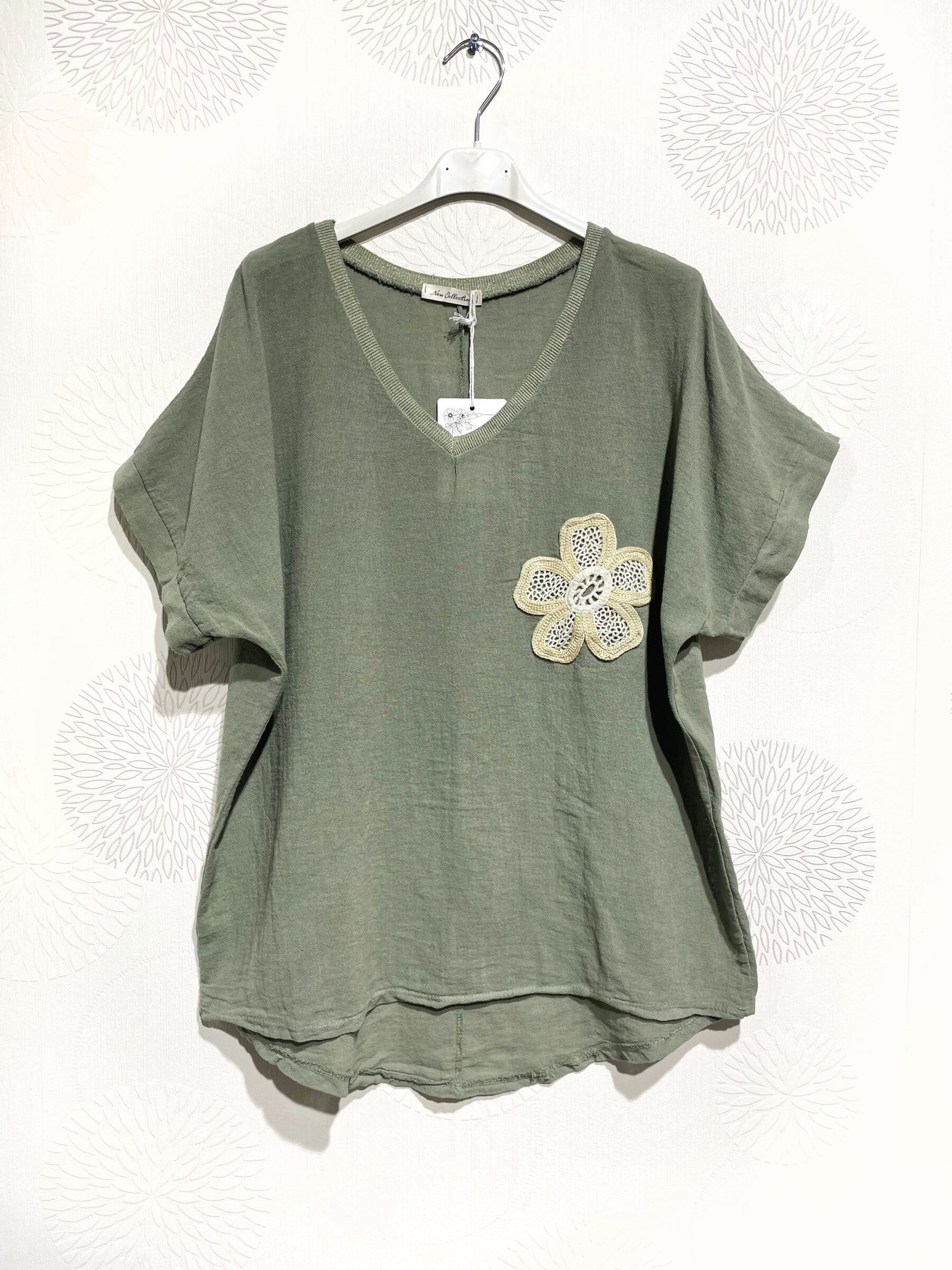 Plus Size Top med Glittrig Band och Broderad Blomma