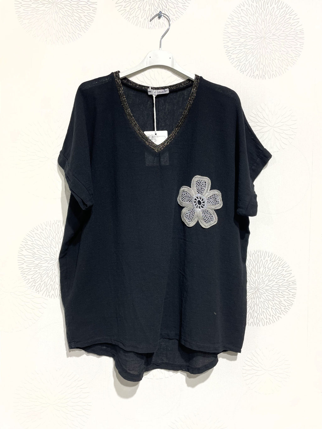 Plus Size Top med Glittrig Band och Broderad Blomma
