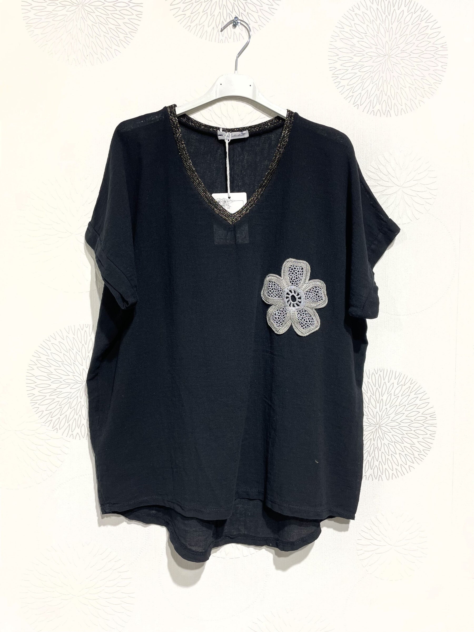 Plus Size Top med Glittrig Band och Broderad Blomma