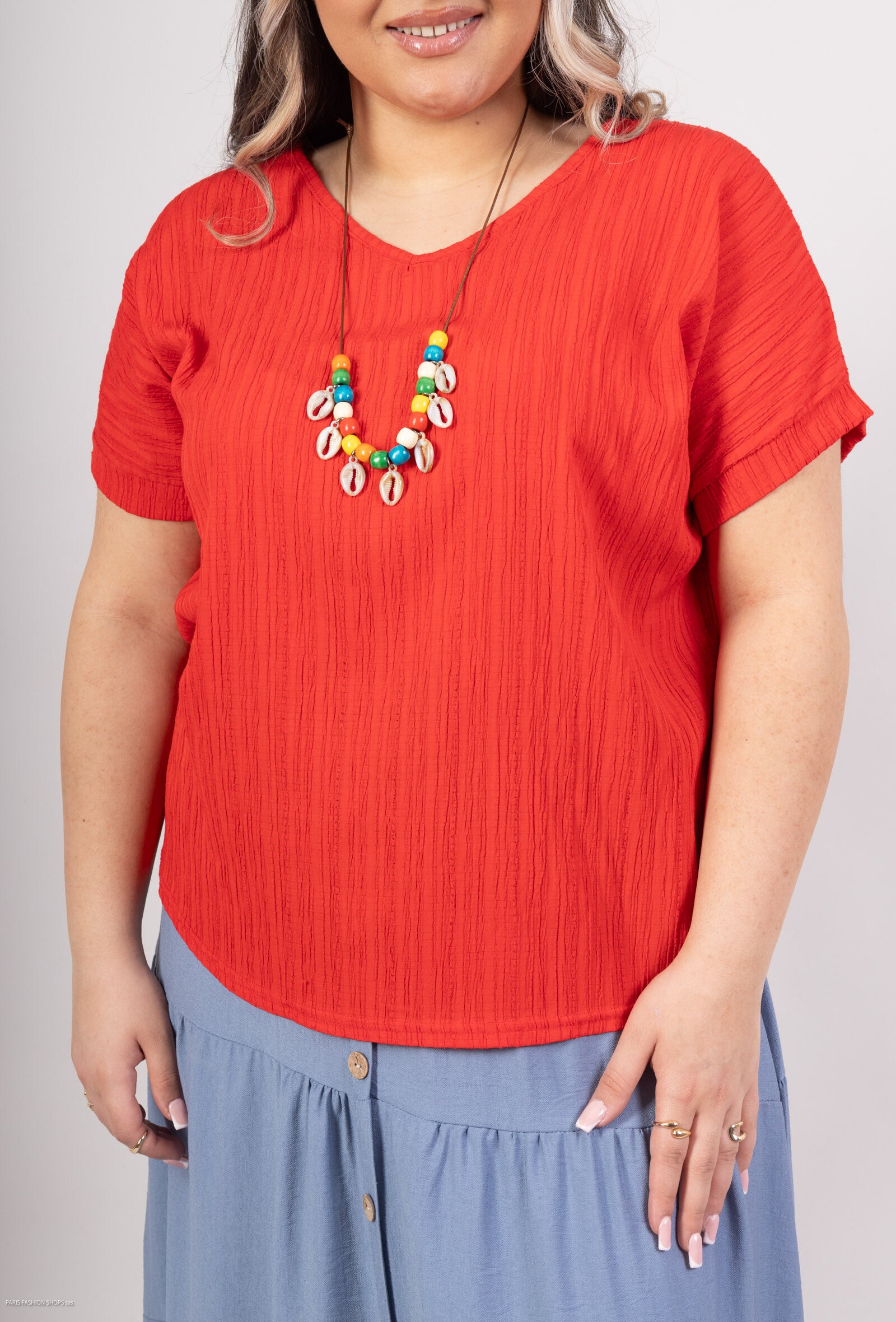 Plus Size V-neck Topp i Prägad Tyg med Halsband
