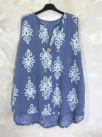 Plus Size Baroque Print Top med En Knap