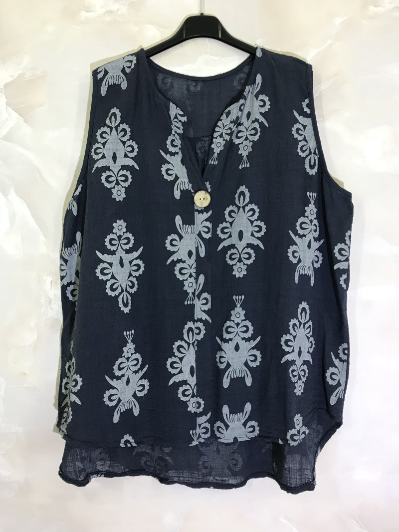 Plus Size Baroque print top with one button