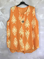 Plus Size Baroque print top with one button
