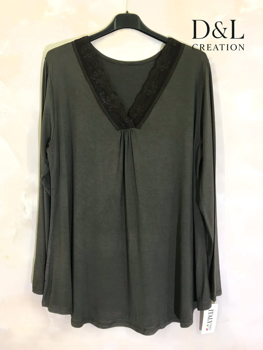 Long sleeve V-neck top with lace