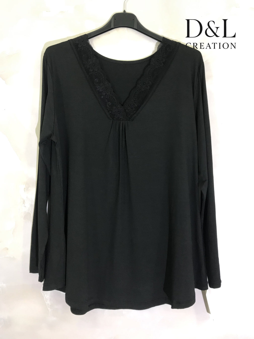 Long sleeve V-neck top with lace