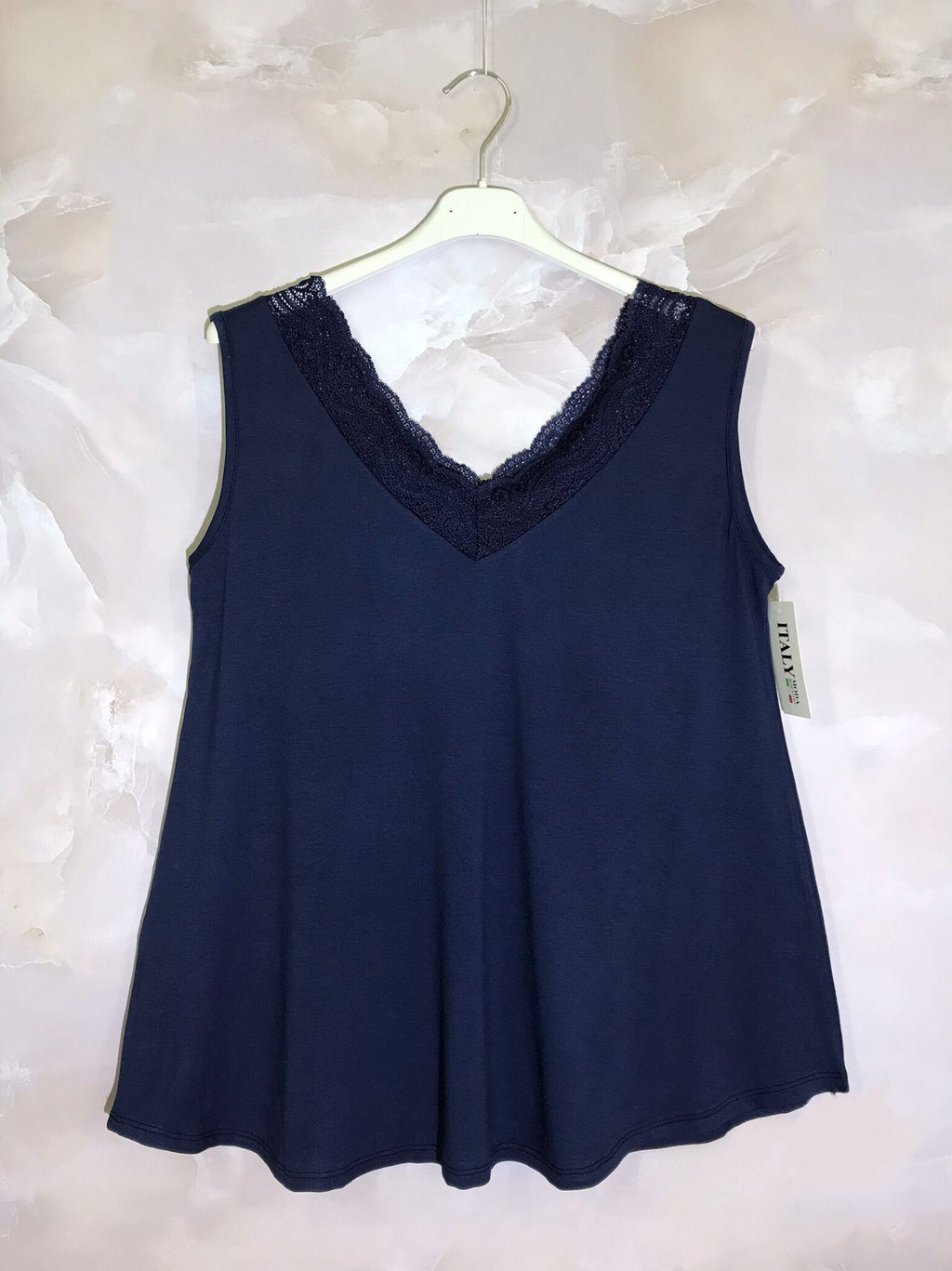 TOP WITHOUT VOL V-hals med spets i Stor Storlek