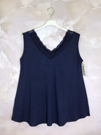 TOP WITHOUT VOL V-hals med spets i Stor Storlek