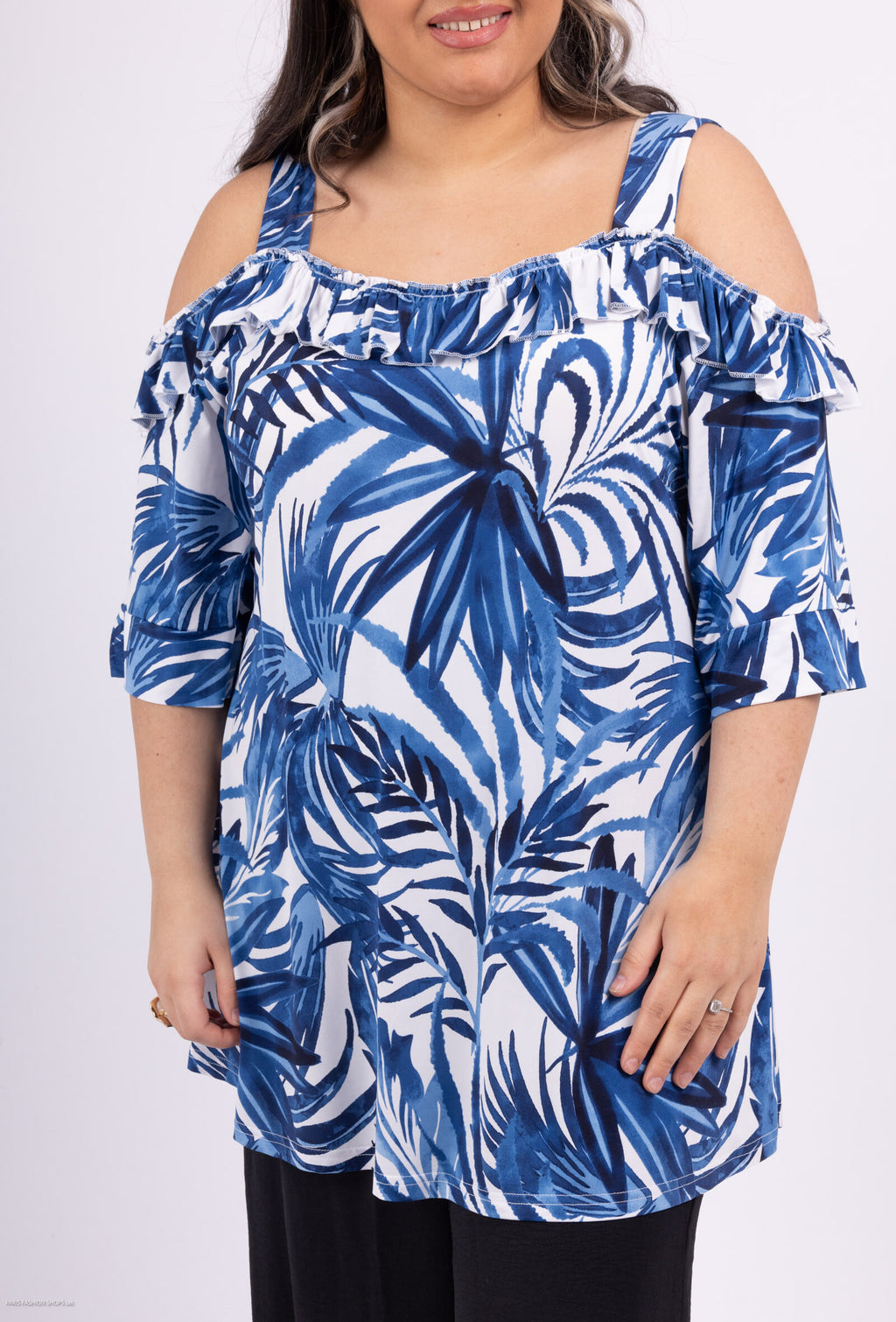 Plus Size Top med Axelmönster och Volanger