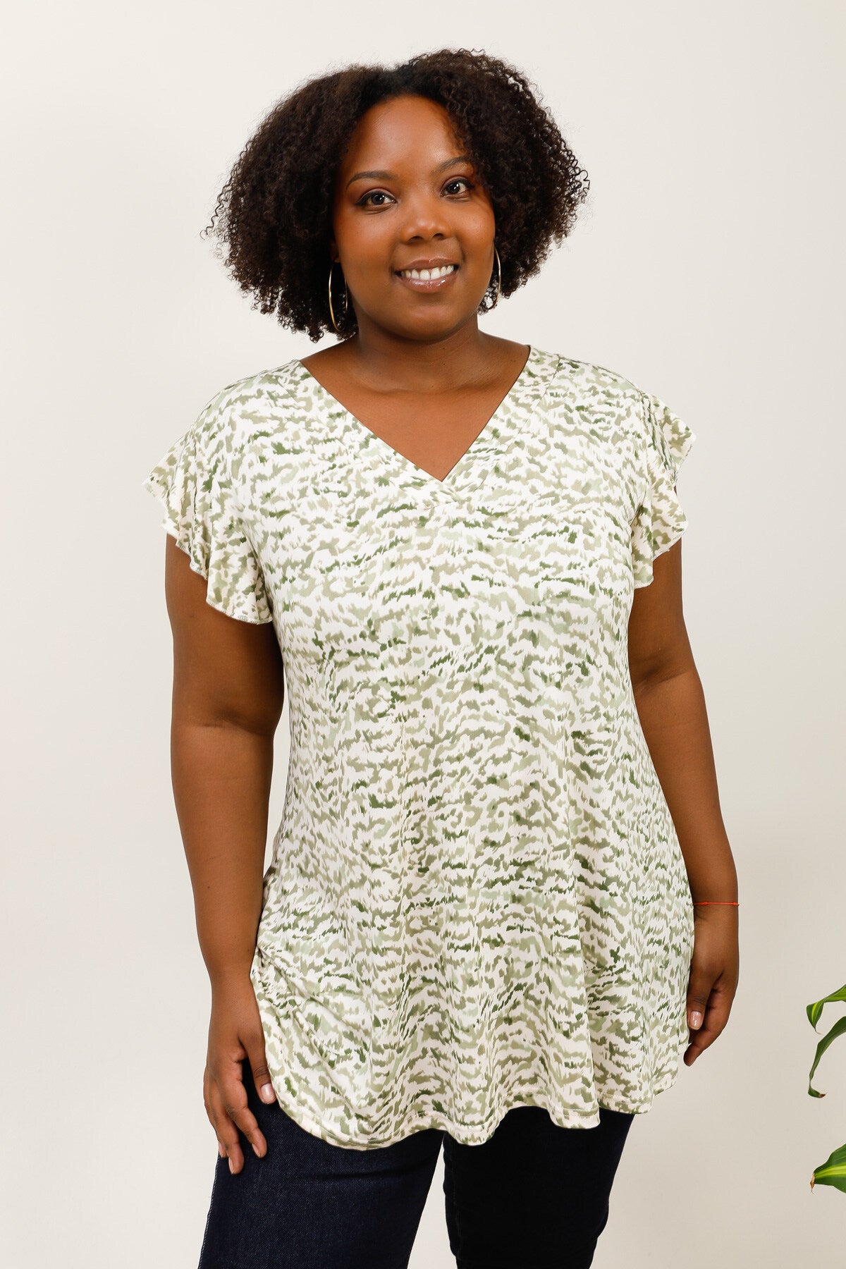 Tops in large -sized fluffy prints for summer i Stor Storlek