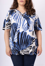 Plus Size Print tops and crushed collar with fluid fabrics