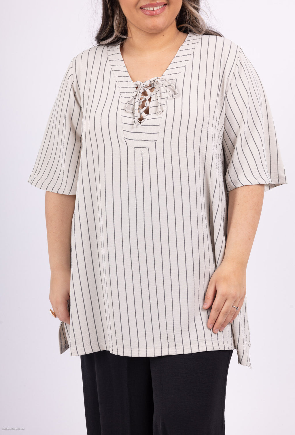 Plus Size V -neck tunic with striped fluid knot