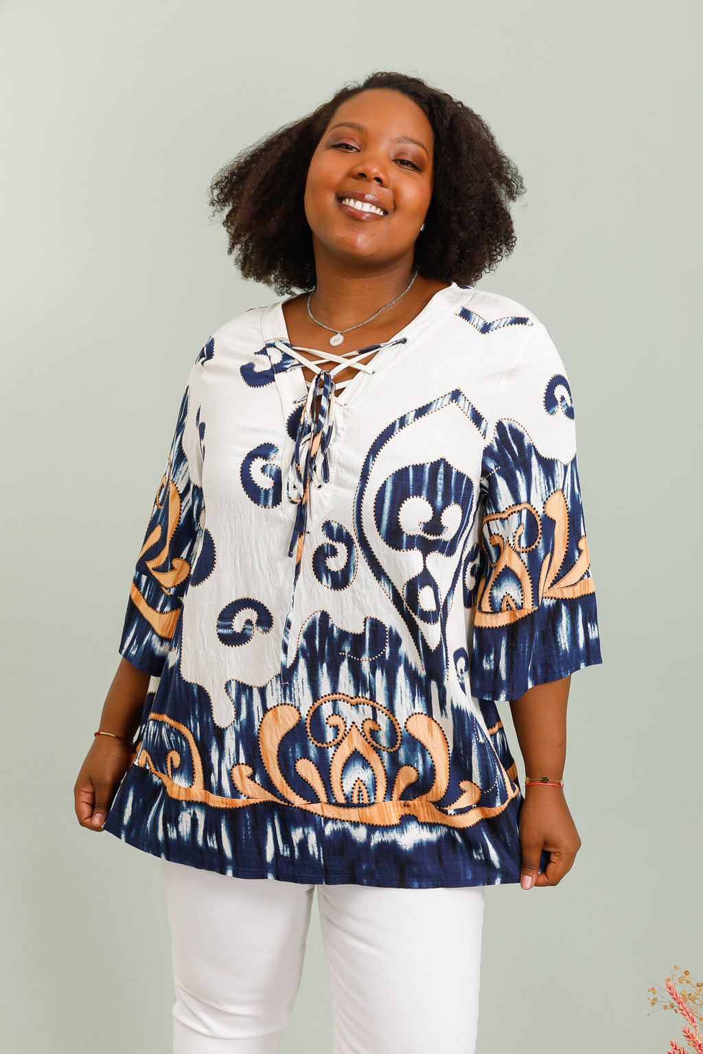 3/4 flared sleeve knot tunic i Stor Storlek