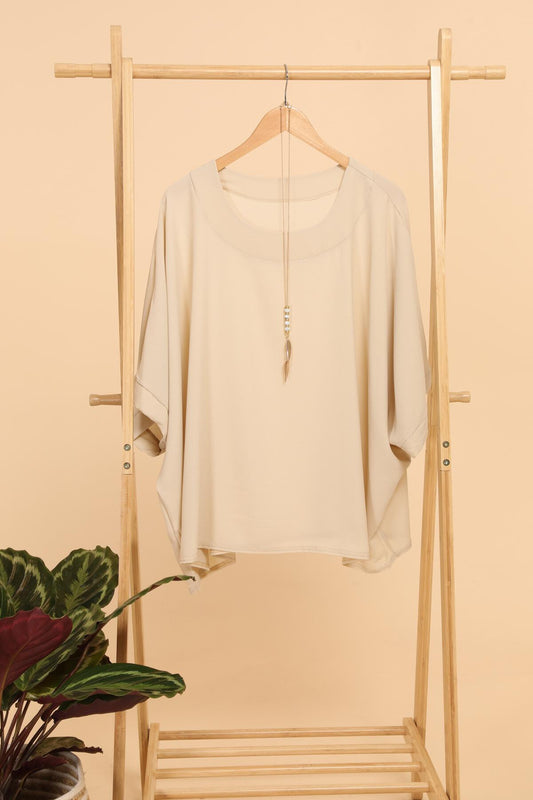Plus Size Fluid tunic with necklace