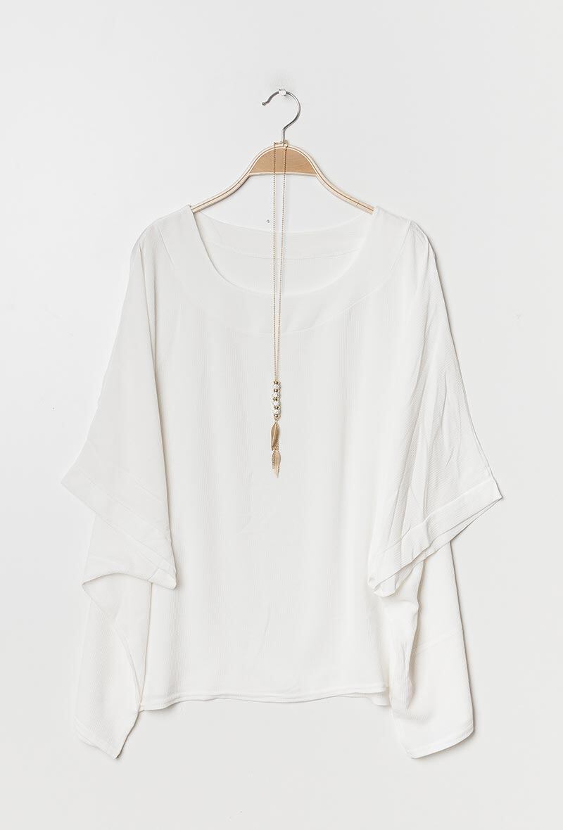 Plus Size Fluid tunic with necklace
