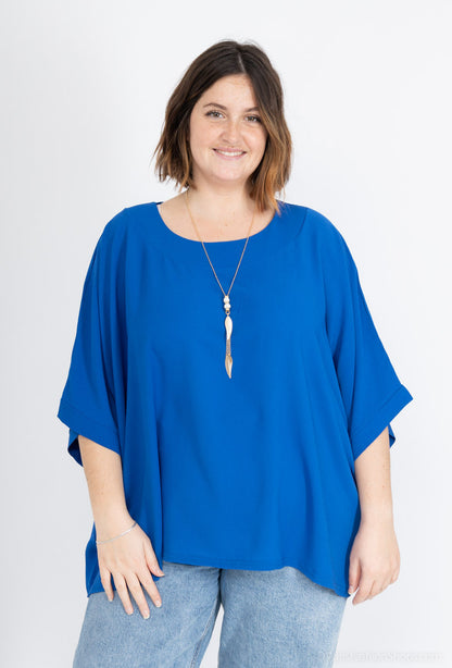 Plus Size Fluid tunic with necklace