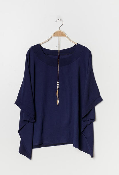 Plus Size Fluid tunic with necklace