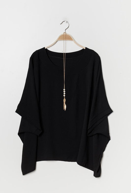 Plus Size Fluid tunic with necklace